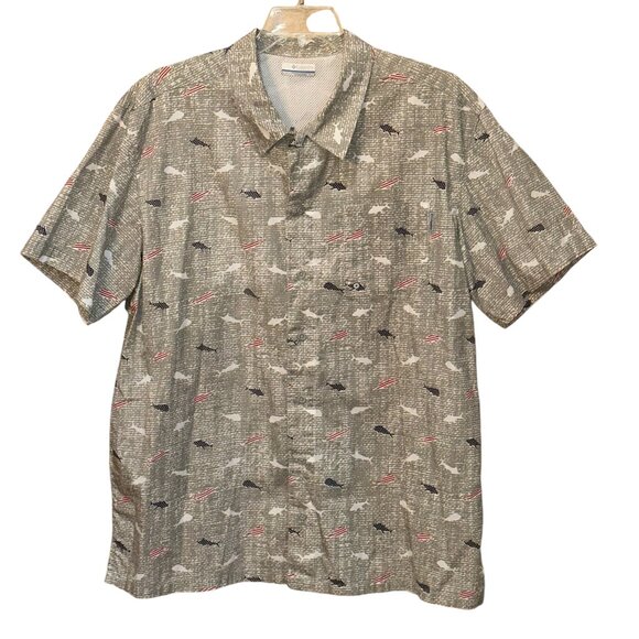Columbia Short Sleeve Venter Button Down Collar Fishing Shirt XL Patriotic Shark - Picture 1 of 7